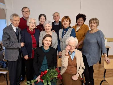 siedzą od lewej: Dorota Grabowska-Pieńkosz, Cecylia Iwaniszewska. Stoją od lewej: Stanisław Krause, Wojciech Streich, Izabela Walczyk, Wanda Rusiecka, Bogdana Wilczyńska, Janusz Cygański, Małgorzata Kacprzak, Małgorzata Zawadzka, Irena Gęsicka